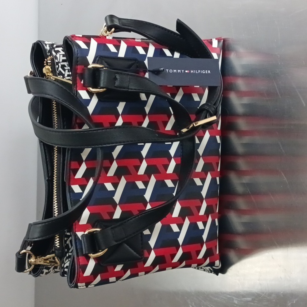 Tommy Hilfiger Logan Satchel Smooth